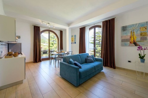 VILLA SAN VALENTINO - Suite trilocale vista lago